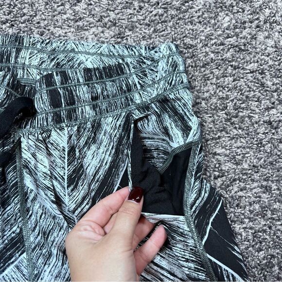 Lululemon Namaskar II Jogger Pants Size 2 Heat Wave White Black - Picture 5 of 8